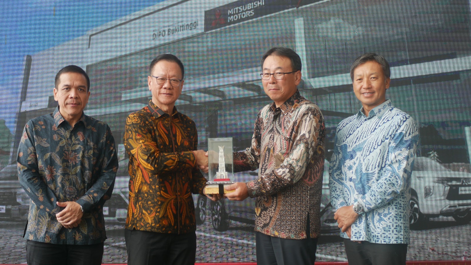 Tony Chandra dan Atsushi Kurita ( Foto : Minangsatu)